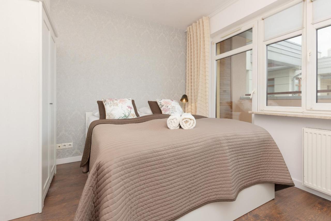 Blonia Wilanowskie Apartment Warsaw By Noclegi Renters Exterior photo
