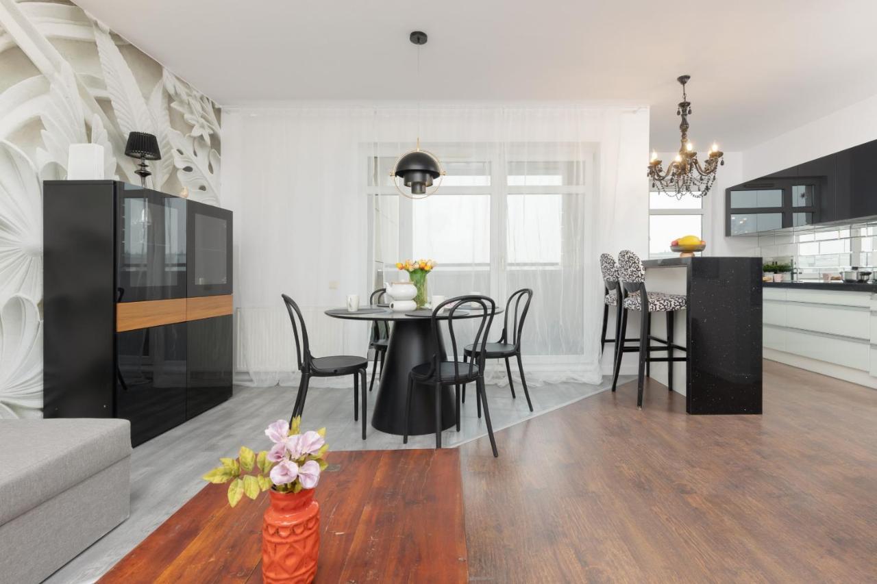 Blonia Wilanowskie Apartment Warsaw By Noclegi Renters Exterior photo